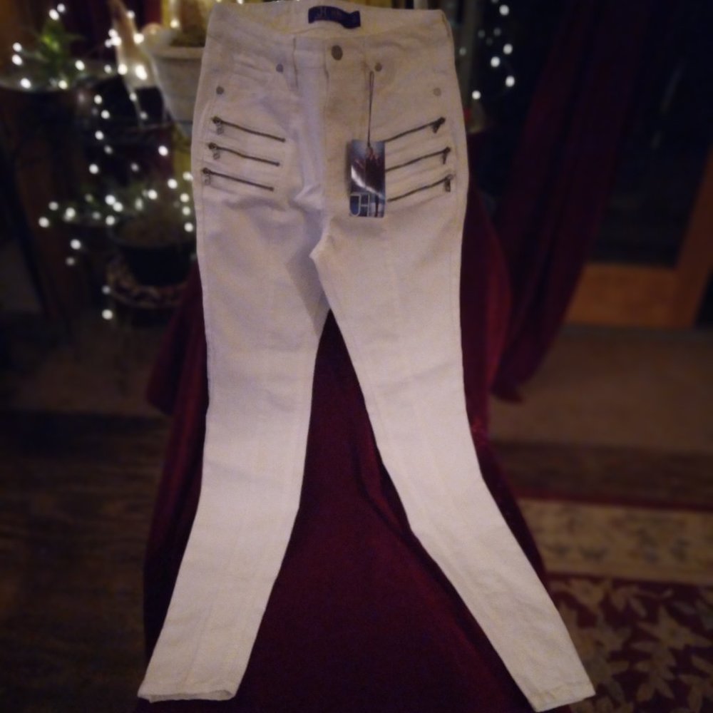 NWT Jennifer Hudson SOHO sz4 White Denim Stretch Jeans with Front Zipper Accents